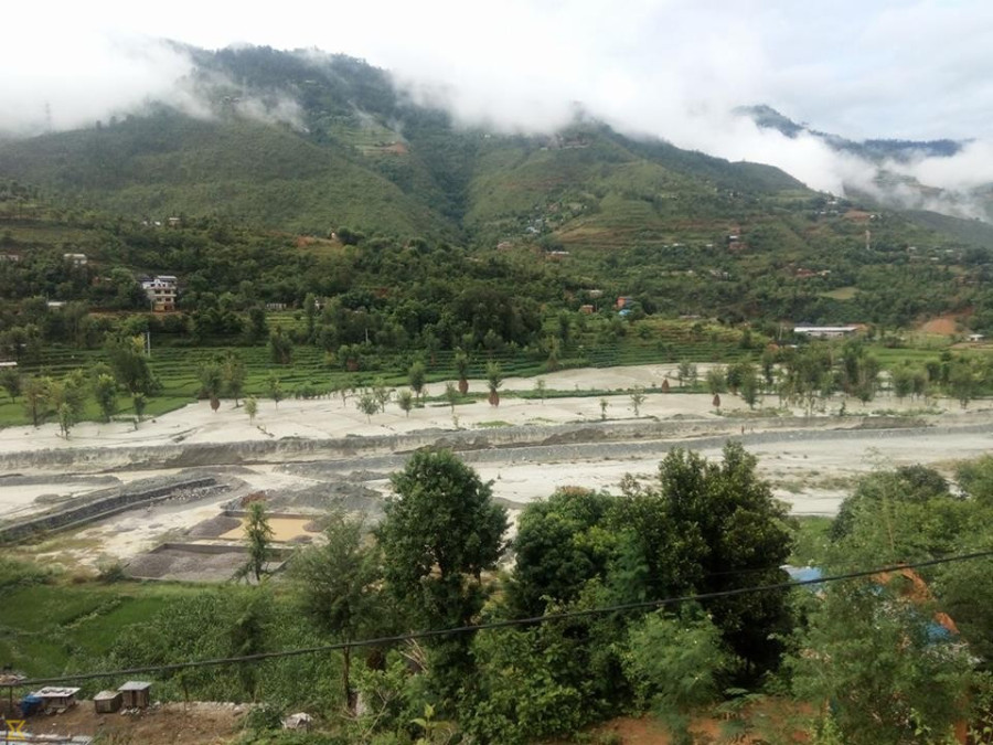 Flooded Ranjor River in Manthali destroys 100 ropanis of paddy field