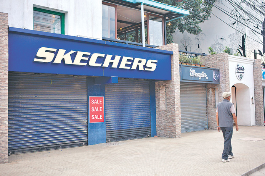 Durbarmarg stores pull down shutters in protest