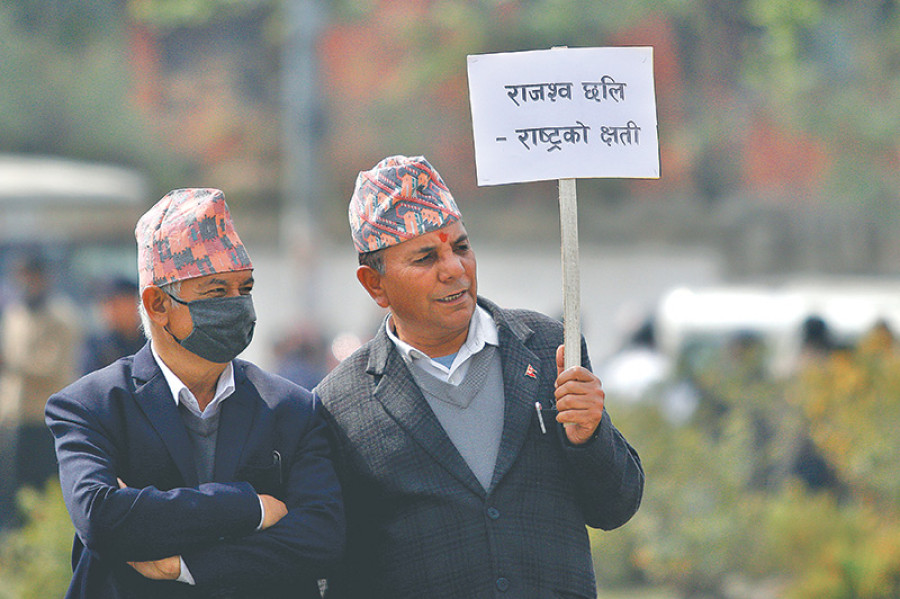 Protesters call on PM to collect capital gains tax