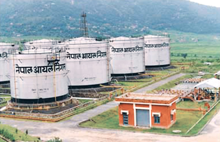 Govt mulls pvt financing to build oil storage plants