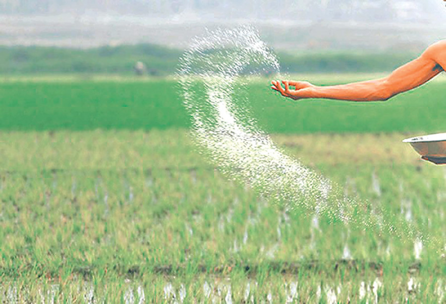 Farmers hoarding fertiliser may cause shortages: AIC
