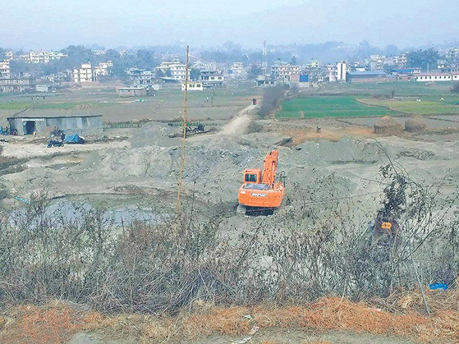 Pandit declares crackdown on illegal quarries