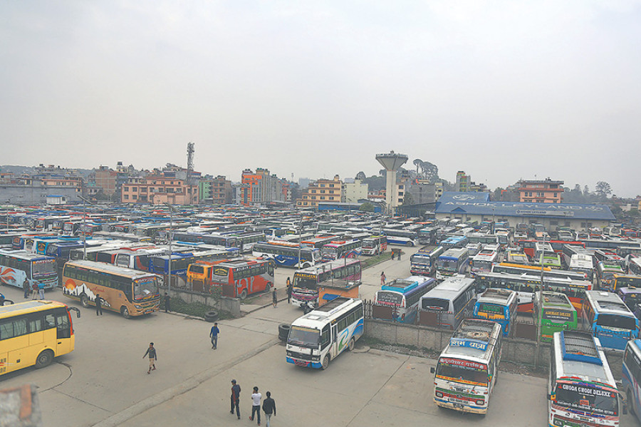 Bus operators defy to register as companies
