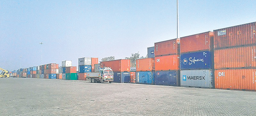 Lack of railway rakes delays transportation of goods