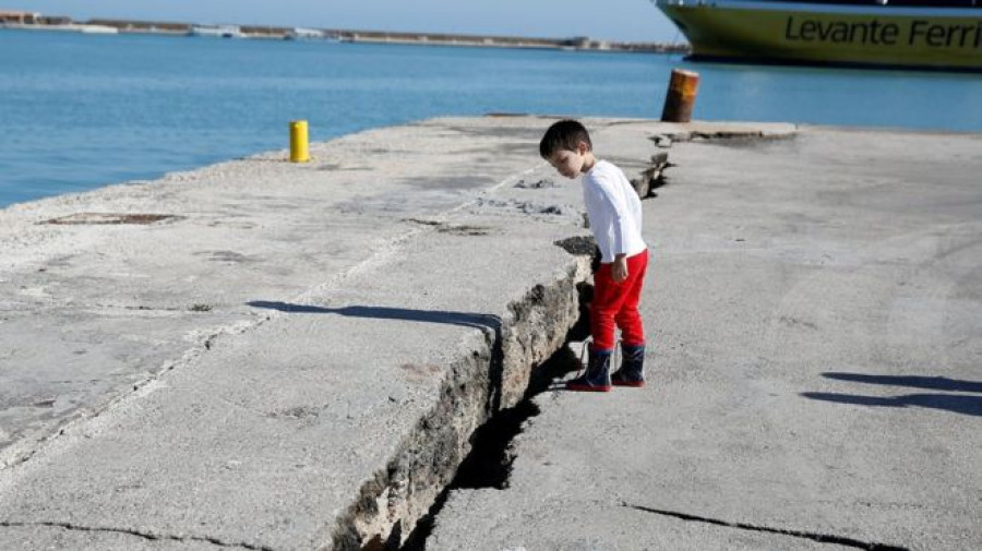 Zakynthos earthquake: Greek island shaken by 6.4 tremor