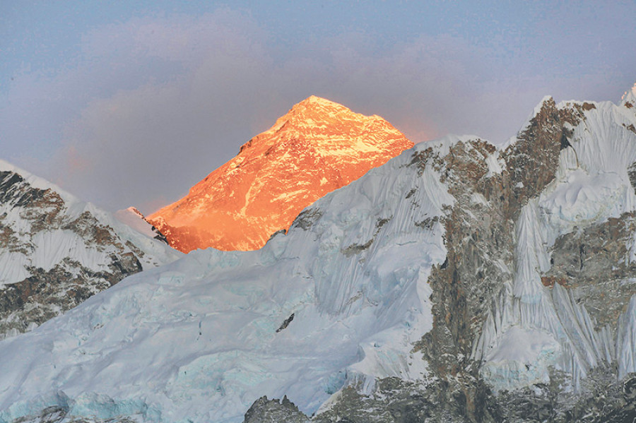 Court stays amendment to Everest climbing rules
