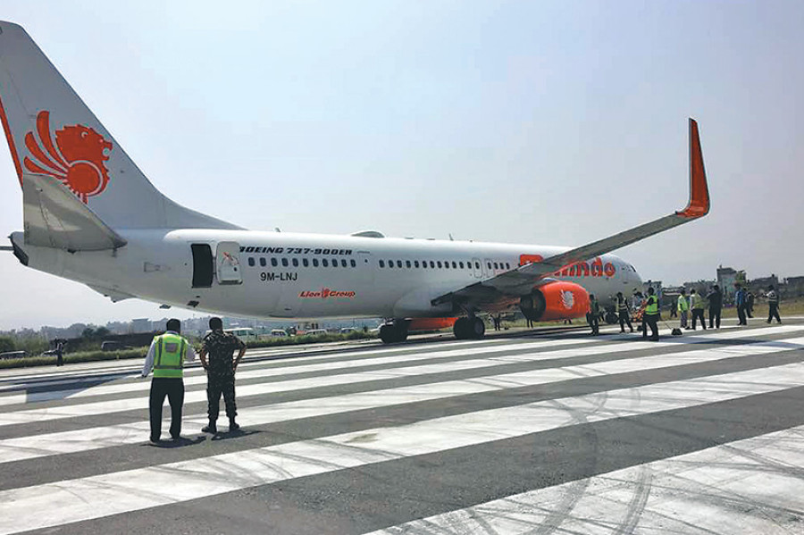 Malindo Air Boeing 737 aborts takeoff, swerves off runway