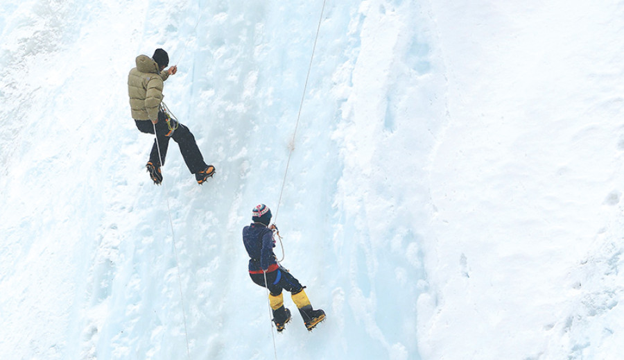 8 climbers summit Mt Everest, prepare route for hundreds