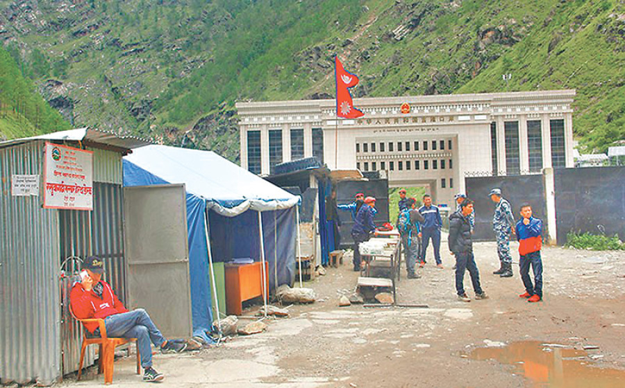 Rasuwagadhi border busy despite poor infrastructure