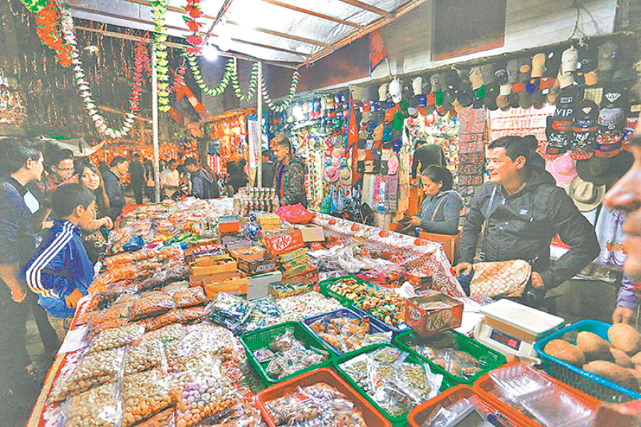 Shoppers throng Ason ahead of Tihar festival