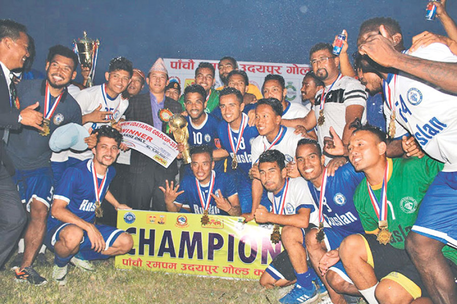 Martins hands Three Star trophy