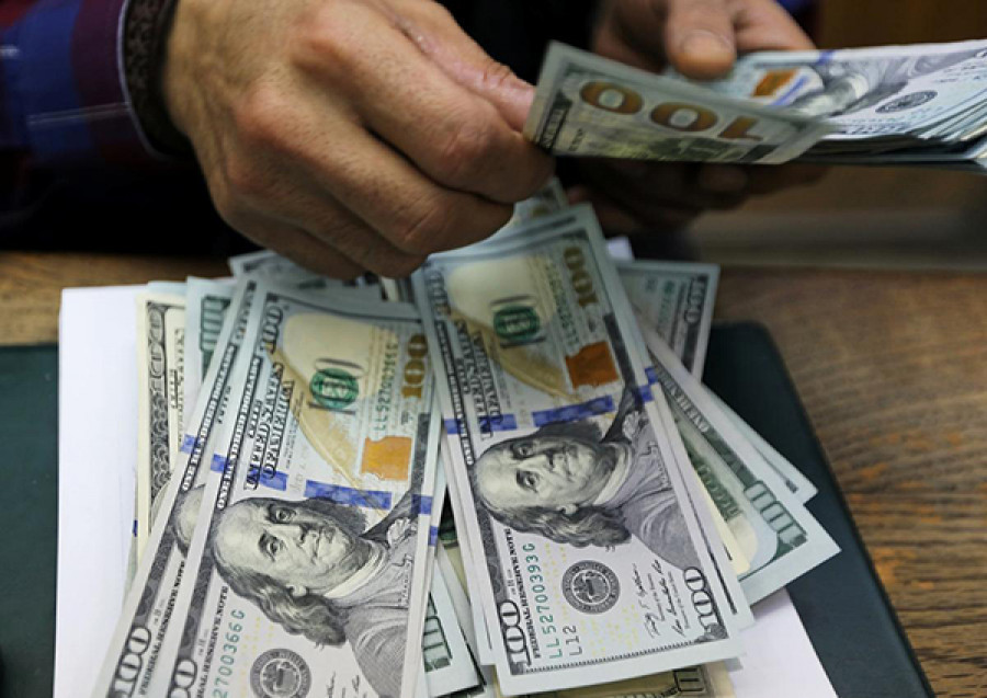 Out of cash, Nepali travellers seek help from banks