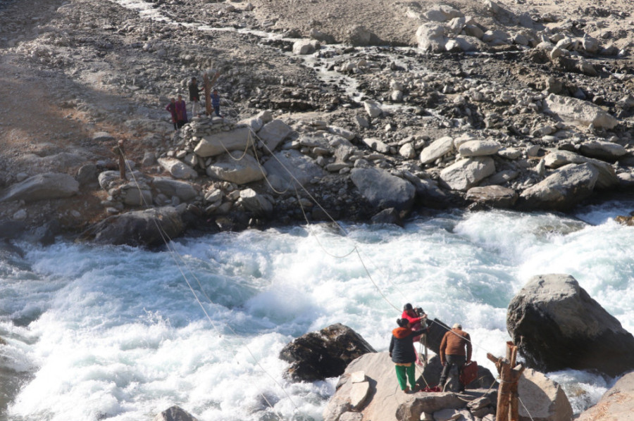 Man missing in Mahakali river after cable crossing snaps