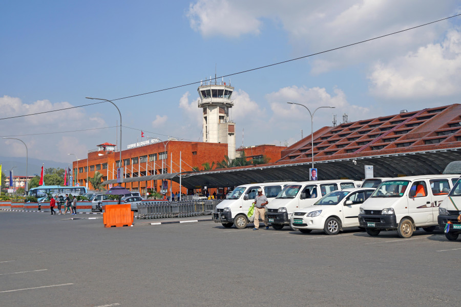 Tourism minister proposes unshackling travel to revive economy