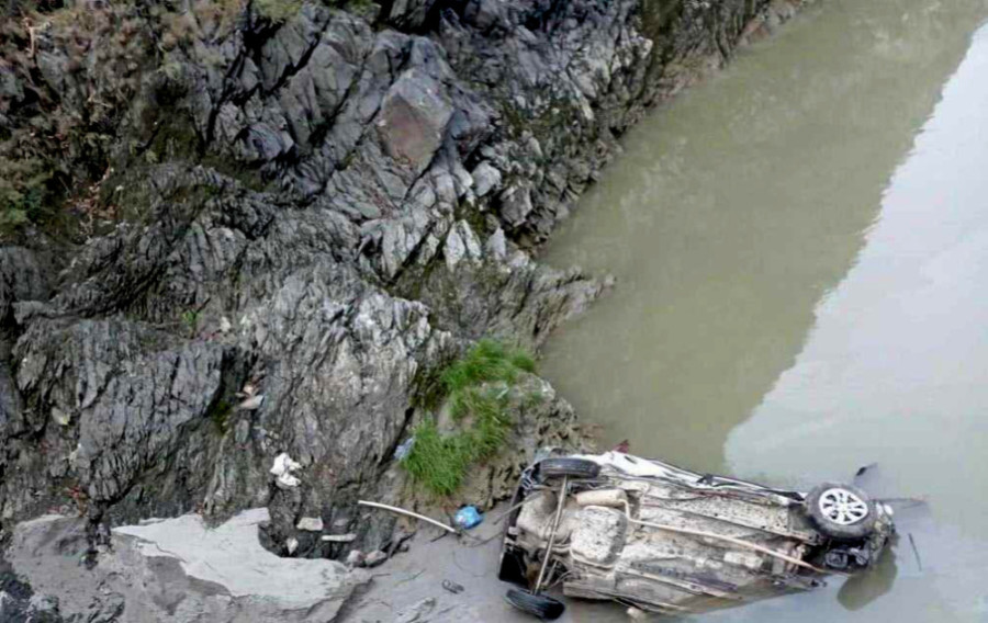 Five family members die, another missing in Trishuli taxi crash