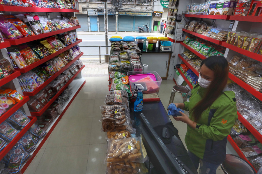 Grocery shoppers scramble due to small window of time