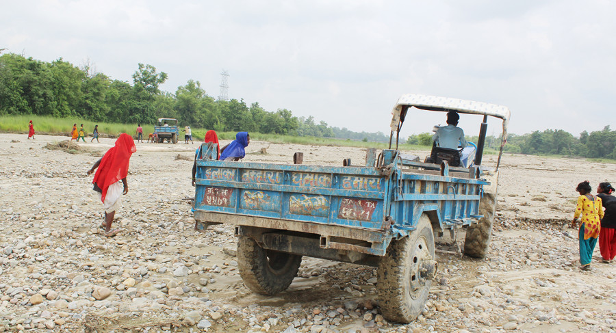 Illegal extraction from Mahottari riverbeds continues
