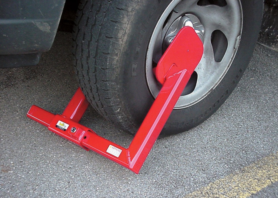New ‘wheel clamp’ campaign books 213 motorists in a week
