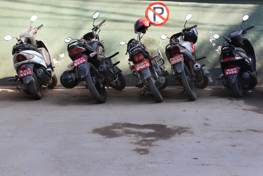 Lack of proper parking spaces in the capital gives rise to auto theft cases