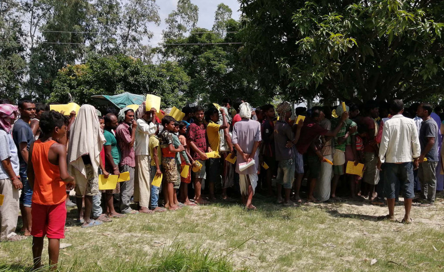 Siraha flood victims complain of discrepancies in relief distribution
