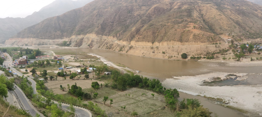 In Mulkot, temperatures are high but the nearby Sunkoshi provides respite