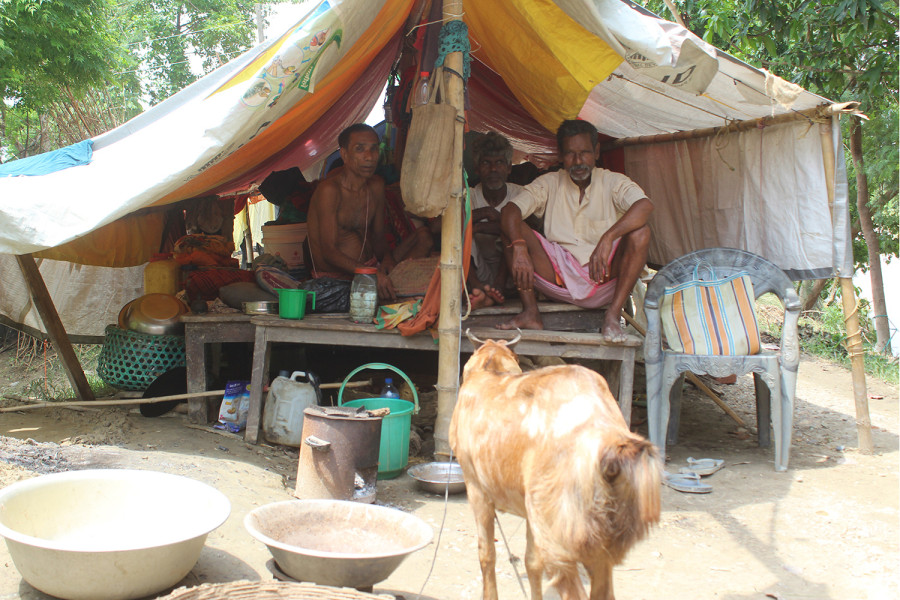 Flood victims spend nights in makeshift shelter in Rautahat
