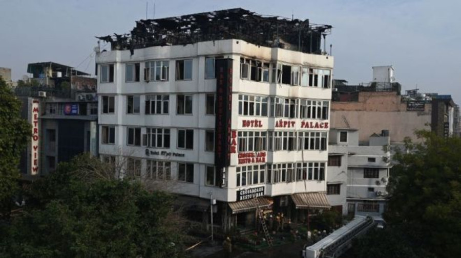 Seventeen die in Delhi hotel fire