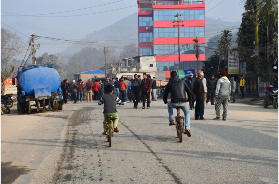Locals along Galchhi-Trishuli Road enforce banda demanding compensation