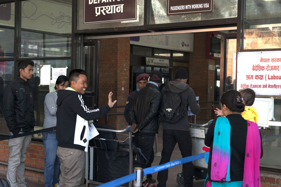 Recruiting agencies ‘using migrant workers to siphon off US dollar abroad’