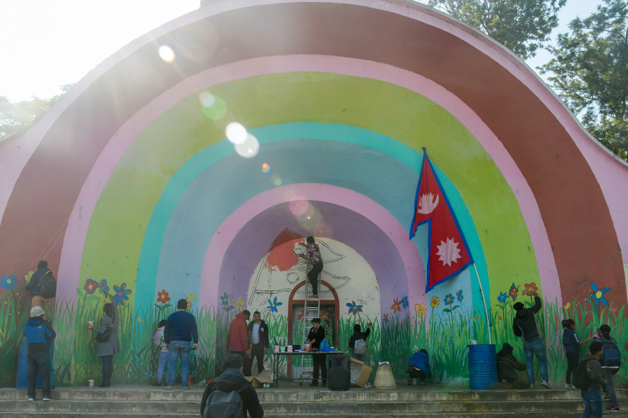 Campaigners wanted to paint flowers on Khula Manch podium. Mayor sent police force.