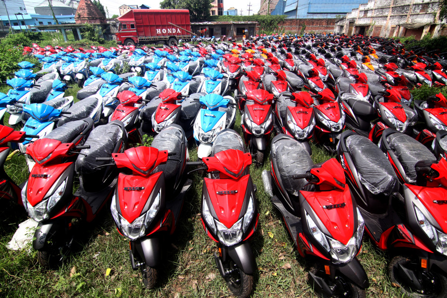 Automobile imports down 13pc to Rs18.73b