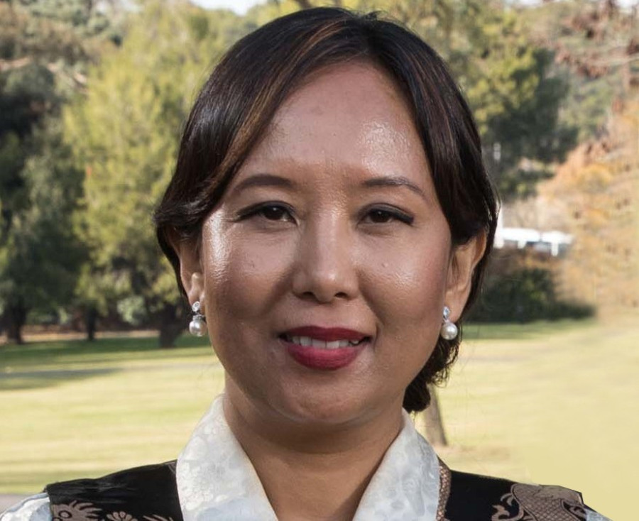 Sherpa leaves for Australia to pack her bags
