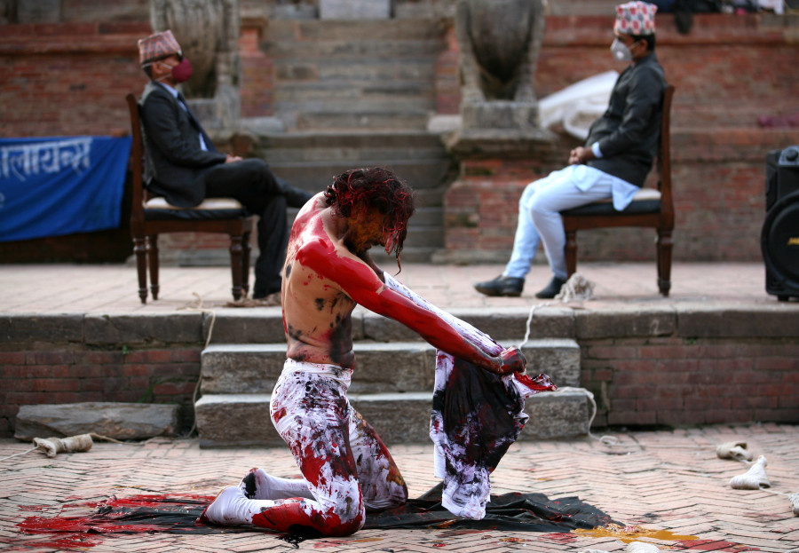 Turning public spaces into stages, theatre artists carry on despite pandemic