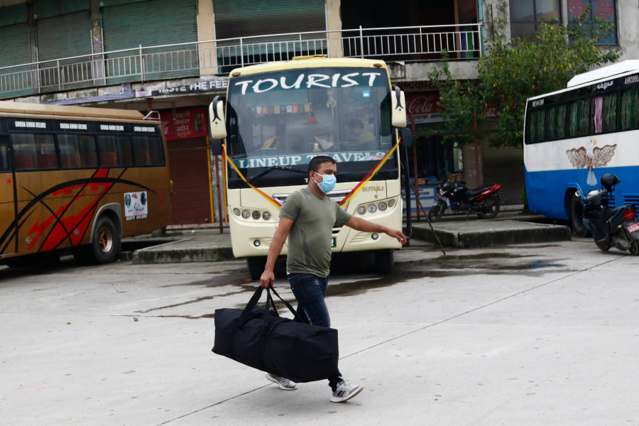 Long route buses back on the road, but few people leave Valley