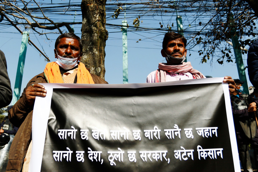 Sugarcane farmers protest in Capital demanding payments due