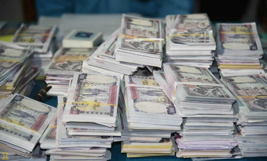 Police arrest four men for printing fake notes
