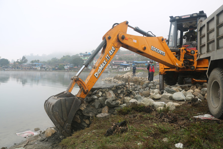 Pokhara Metropolis demolishes new structures constructed around Phewa Lake