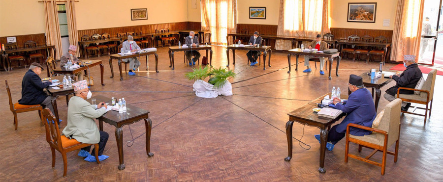 At Secretariat meet, Dahal asks Oli to ‘sacrifice’ for saving party and republic