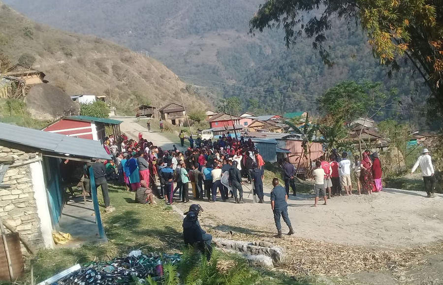 Chaos ensues in Lamjung as scuffle break out between hydro project officials and locals