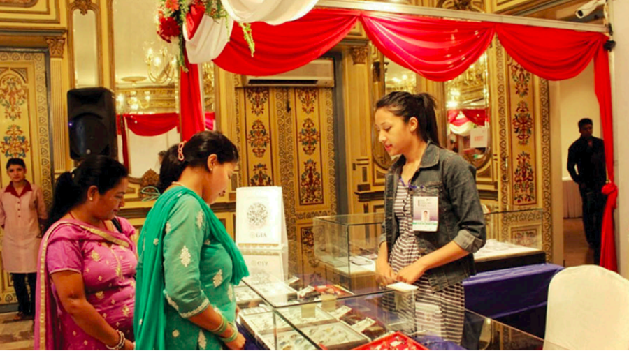 Bullion traders asked to record details of customers who buy items over Rs1 million in a day