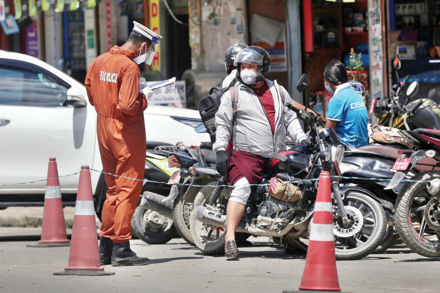 With many traffic officers in quarantine, motorists flout odd-even rule