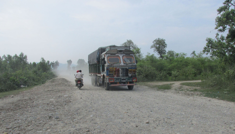 Gaur Bazaar section of Malangawa road yet to be asphalted
