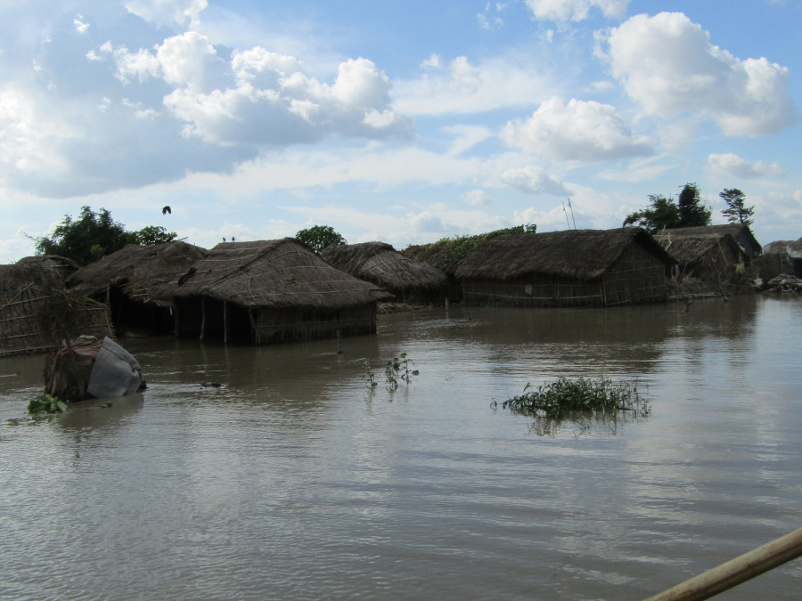 Saptakoshi flood inundates Gobargada village in Saptari