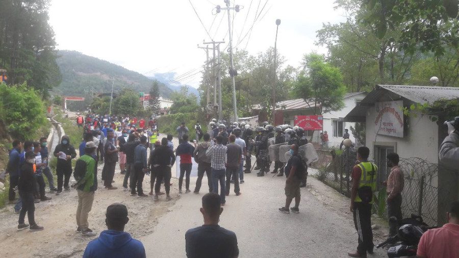 Police arrest labourers protesting against Melamchi project