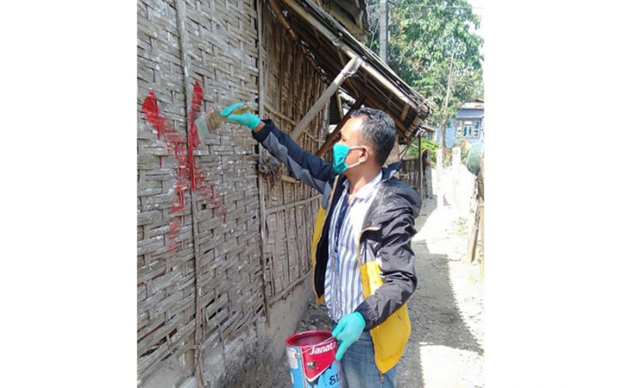 Mechinagar Municipality starts to mark the houses of foreign returnees in a bid to streamline the identification process