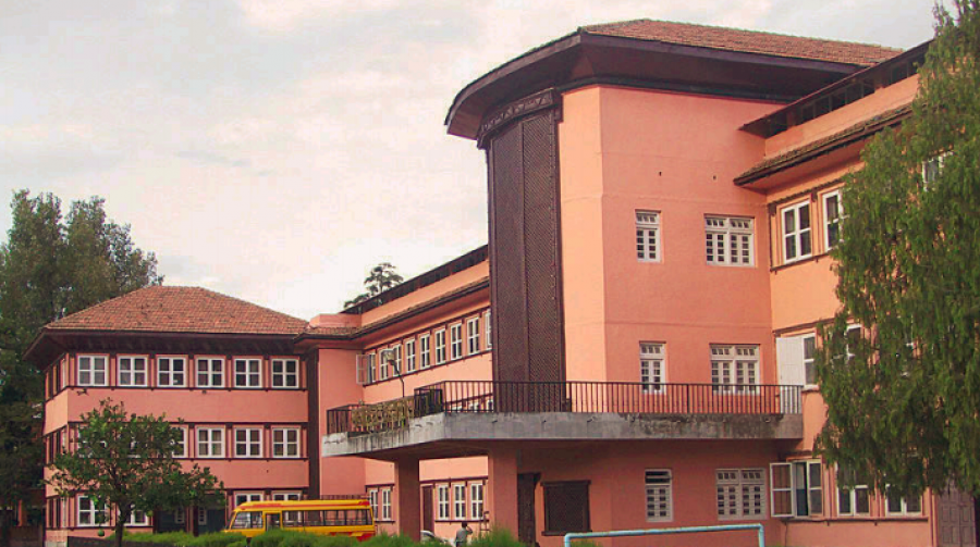 Supreme Court issues show cause notice against House dissolution