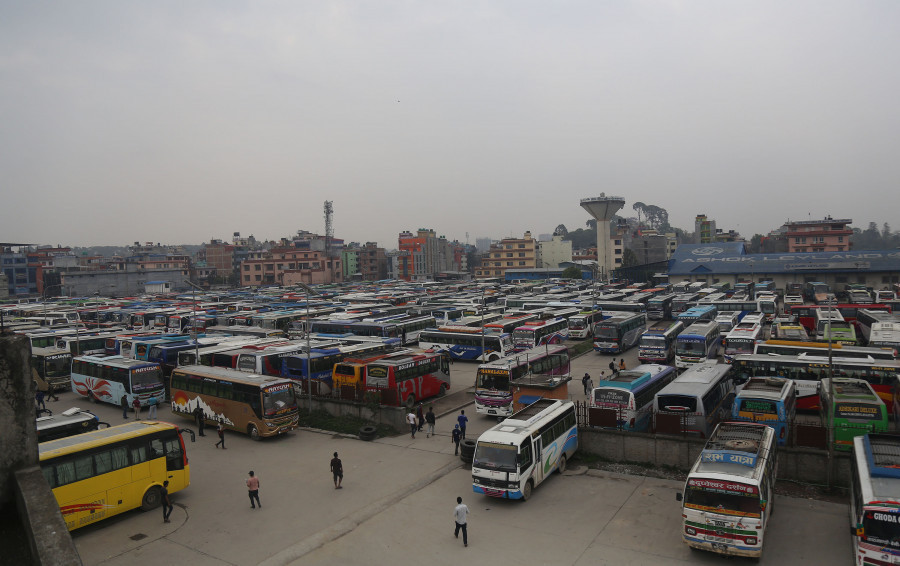 Official plan to resume public transport worries public health experts