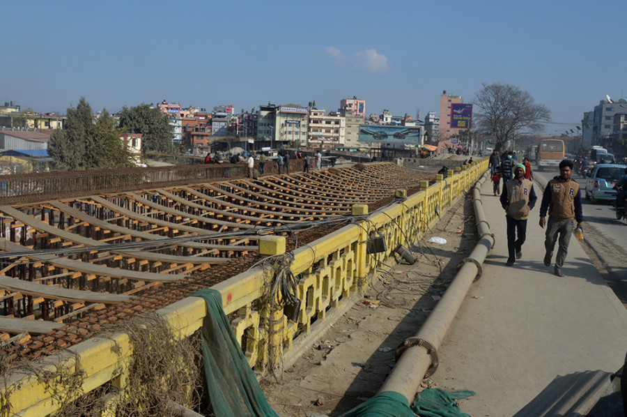 Despite completion of one third of sick projects, progress in troubled government contracts remains dismal