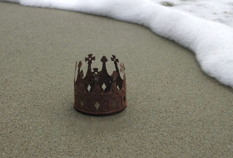 Ghost of the crown