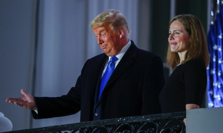Trump celebrates at White House as Supreme Court nominee confirmed